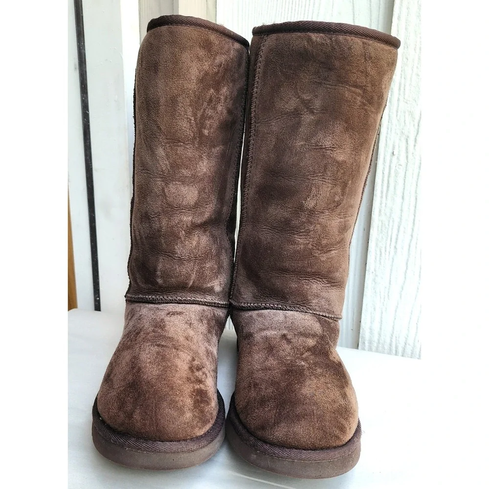 UGG US 8 Tall II Chocolate Brown Sheepskin Suede Classic Boots Y2K Knee High
